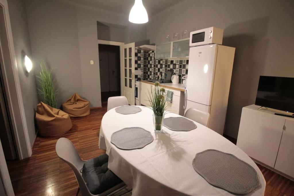 2 Bedrooms Close Vysehrad - Congress Centrum Apartmán *