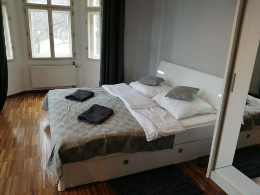 2 Bedrooms Close Vysehrad - Congress Centrum Apartment Prague