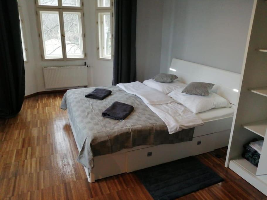 2 Bedrooms Close Vysehrad - Congress Centrum Апартаменти Прага