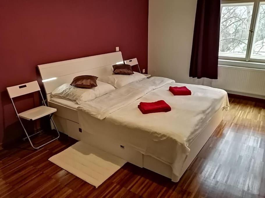 Апартаменти 2 Bedrooms Close Vysehrad - Congress Centrum Прага